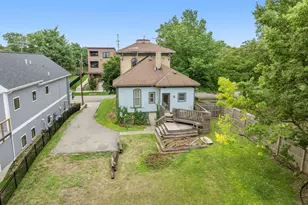 827 Fairview Ave NE, Grand Rapids, MI 49503 - Photo 27