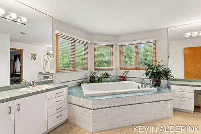 1305 Augusta Court W, Holland, MI 49423 - Photo 29