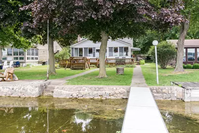 11256 Algonquin Drive, Pinckney, MI 48169 - Photo 1