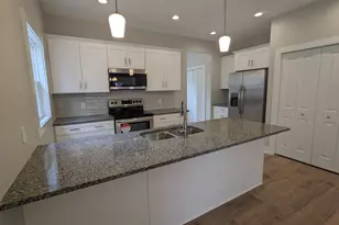 311 Vista Green Dr, Holland, MI 49423 - Photo 5