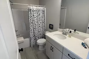311 Vista Green Dr, Holland, MI 49423 - Photo 17