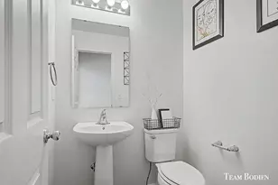 402 Oak Hill Ct, Middleville, MI 49333 - Photo 15