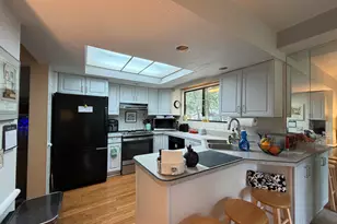 135 Balmoral Ct, Kalamazoo, MI 49006 - Photo 9