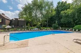 135 Balmoral Ct, Kalamazoo, MI 49006 - Photo 5