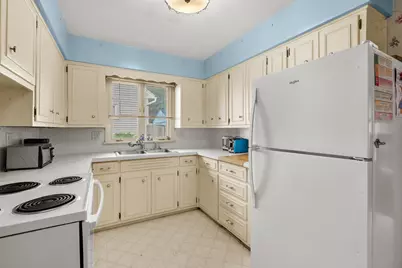 815 Eastfield Drive, Battle Creek, MI 49015 - Photo 7