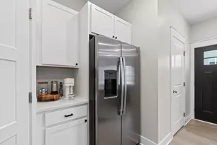 2104 Sherwood Ave, Holland, MI 49423 - Photo 13