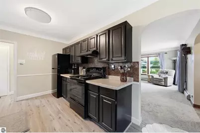 521 E Chapin Street, Cadillac, MI 49601 - Photo 11