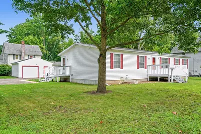 427 E Division Street, Dowagiac, MI 49047 - Photo 1