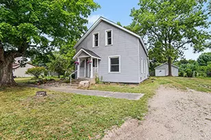 213 E 2nd St, Scottville, MI 49454 - Photo 3