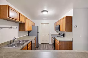 47855 Cardiff Ave, Canton, MI 48188 - Photo 17