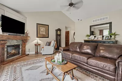 9959 W Sargent Road, Fowlerville, MI 48836 - Photo 5