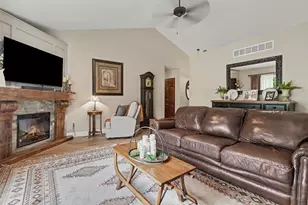 9959 W Sargent Rd, Fowlerville, MI 48836 - Photo 5