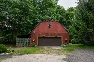 4315 Hipps Hollow Rd, Eau Claire, MI 49111 - Photo 19