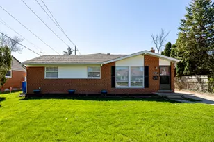 350 Hollywood Dr, Saline, MI 48176 - Photo 1