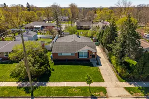 350 Hollywood Dr, Saline, MI 48176 - Photo 3