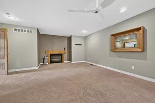 2246 Shelter Pointe Dr, Kalamazoo, MI 49008 - Photo 57