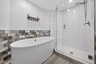 2246 Shelter Pointe Dr, Kalamazoo, MI 49008 - Photo 77