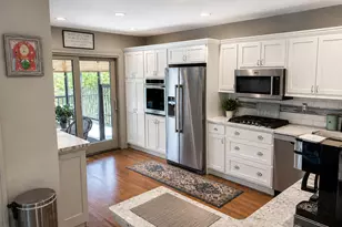 566 Lawndale Ct, Holland, MI 49423 - Photo 11