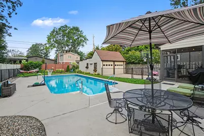 566 Lawndale Court, Holland, MI 49423 - Photo 7