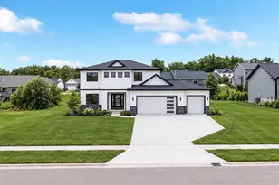 1839 Stratford Ln NW, Grand Rapids, MI 49534 - Photo 1