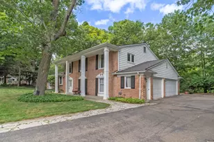 34150 Hunters Row, Farmington Hills, MI 48331 - Photo 11