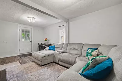 125 Maplelawn Street SE, Kentwood, MI 49548 - Photo 5