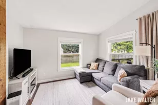 7555 22nd Ave, Jenison, MI 49428 - Photo 9