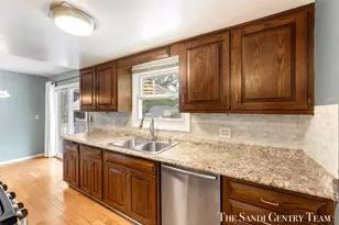 1015 Taylor Ave, Grand Haven, MI 49417 - Photo 13