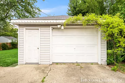 1015 Taylor Avenue, Grand Haven, MI 49417 - Photo 41
