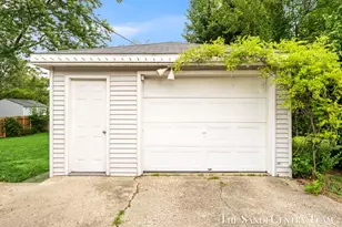 1015 Taylor Ave, Grand Haven, MI 49417 - Photo 41