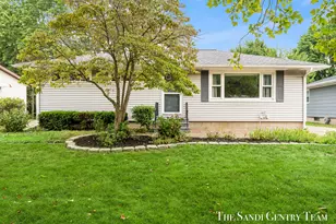 1015 Taylor Ave, Grand Haven, MI 49417 - Photo 3