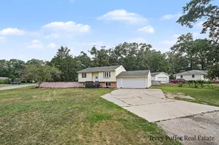 3942 Hall Rd, Muskegon, MI 49442 - Photo 3