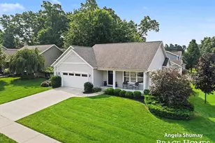 2637 Stockwood Dr NE, Grand Rapids, MI 49505 - Photo 29