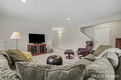 2637 Stockwood Drive NE, Grand Rapids, MI 49505 - Photo 17