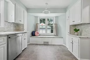 636 Hoyt St SE, Grand Rapids, MI 49507 - Photo 3