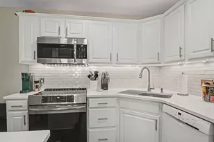 12233 S Crystal Waters Dr, Holland, MI 49424 - Photo 9