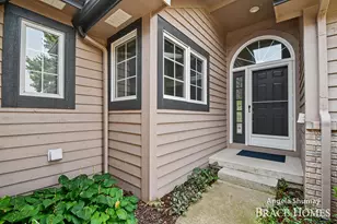 4942 N Quail Crest Dr SE, Grand Rapids, MI 49546 - Photo 3
