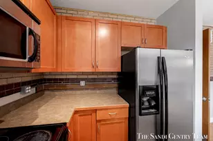 600 Broadway Ave NW, Grand Rapids, MI 49504 - Photo 21