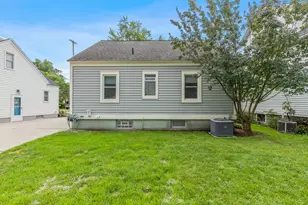 1257 Hillcrest Ave NW, Grand Rapids, MI 49504 - Photo 25