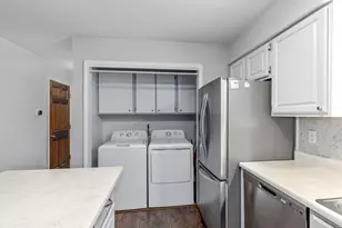 140 W Oak St, Fruitport, MI 49415 - Photo 9