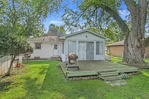 527 Fairfield Ave NW, Grand Rapids, MI 49504 - Photo 25