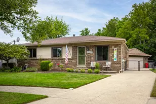 18233 Matthew Dr, Clinton Twp, MI 48035 - Photo 3