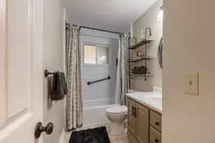 18233 Matthew Dr, Clinton Twp, MI 48035 - Photo 11