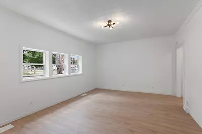 1118 Colfax Avenue, Benton Harbor, MI 49022 - Photo 7