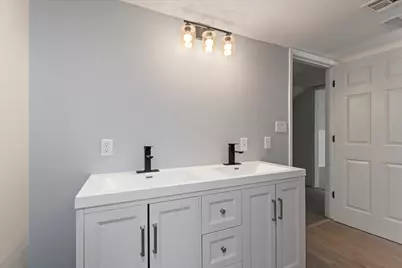 1118 Colfax Avenue, Benton Harbor, MI 49022 - Photo 29