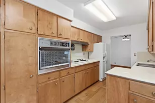 1110 Dwillard Dr, Kalamazoo, MI 49048 - Photo 9