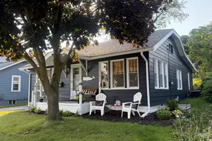 484 Upton Dr, Saint Joseph, MI 49085 - Photo 3