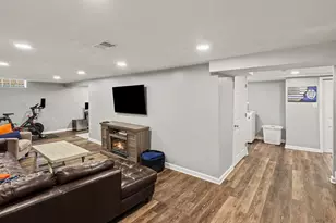 2995 Anna Ct, Trenton, MI 48183 - Photo 19