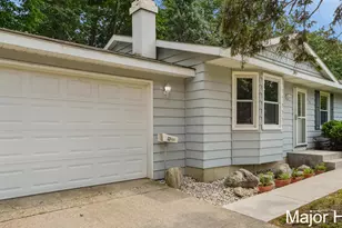 5738 Blaine Ave SE, Kentwood, MI 49508 - Photo 3