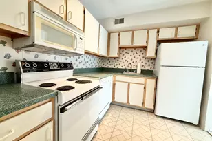 2203 S Huron Parkway S, Ann Arbor, MI 48104 - Photo 9
